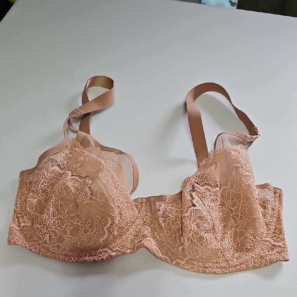 Lace Underwire Bra in Tan
